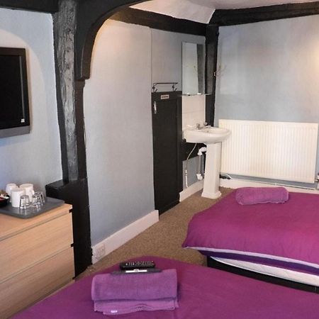 Oyo The Bell Hotel Hoddesdon Exteriör bild